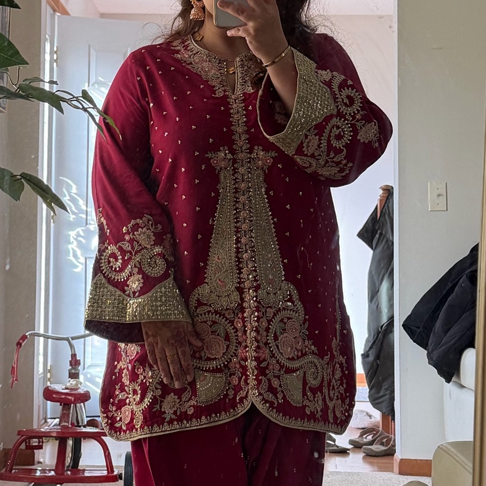Ethnc Pakistani Two Piece Suit - Picture 4 of 4